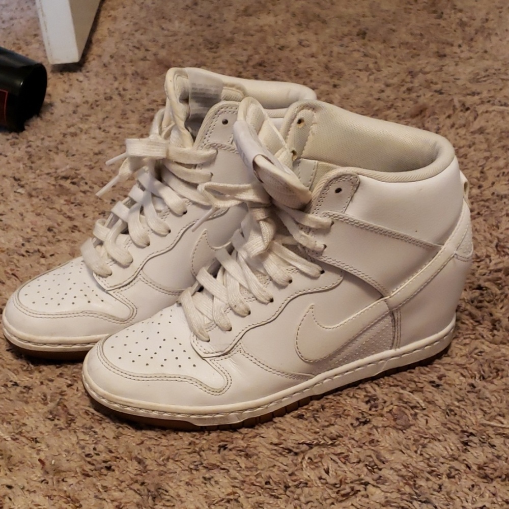 Nike Wmns Dunk Sky High Essentials
